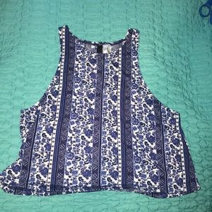 patterned H&M crop top